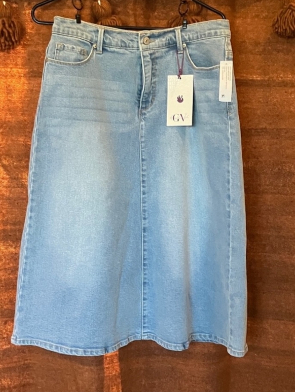 Gloria Vanderbilt Light Blue Denim Skirt with Tan Stitching